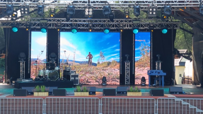 Wynajem ekran LED zewnętrzny dowolny wymiar - 01 Wynajem ekran LED zewnętrzny dowolny wymiar - 01