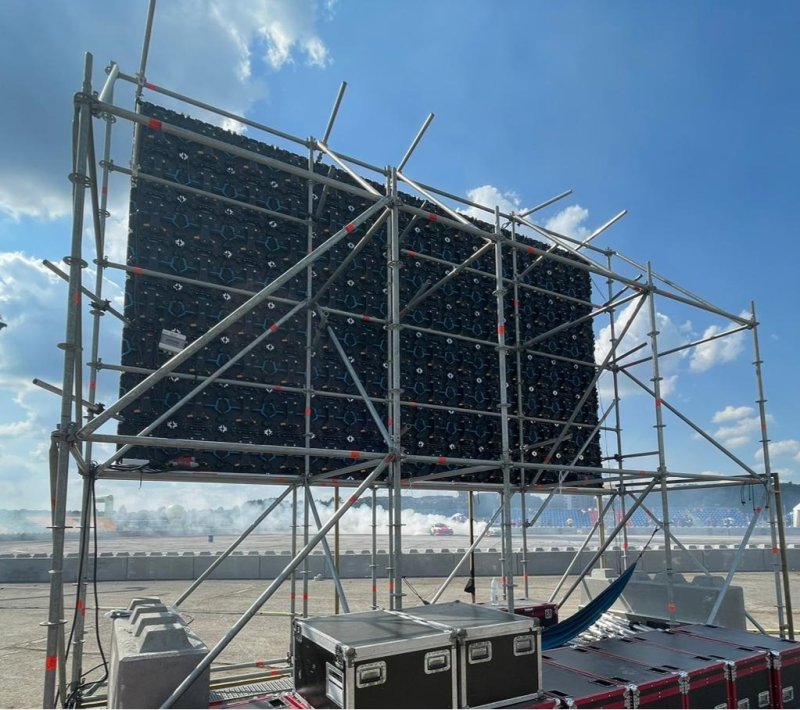 Wynajem Konstrukcji Layher i QUADRO