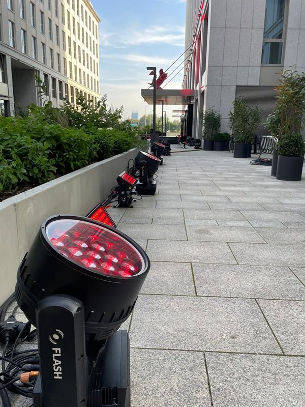 Wynajem oświetlenie sceniczne reflektory lampy - 01 Wynajem oświetlenie sceniczne reflektory lampy - 01