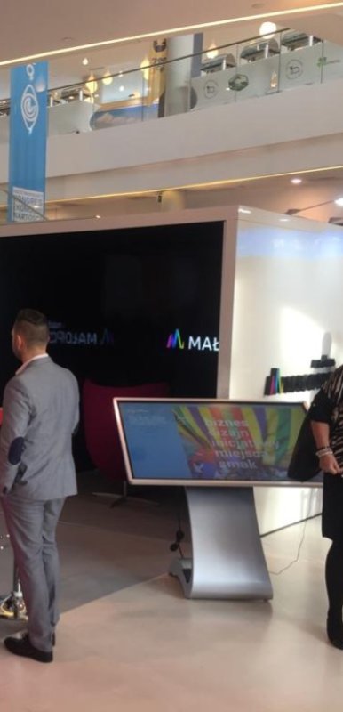 Wynajem stół multimedialny interaktywny 55 cali - 02 Wynajem stół multimedialny interaktywny 55 cali - 02