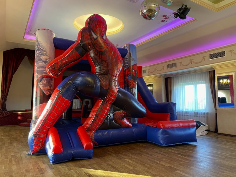 Wynajem dmuchańców Spider Man i biały zamek