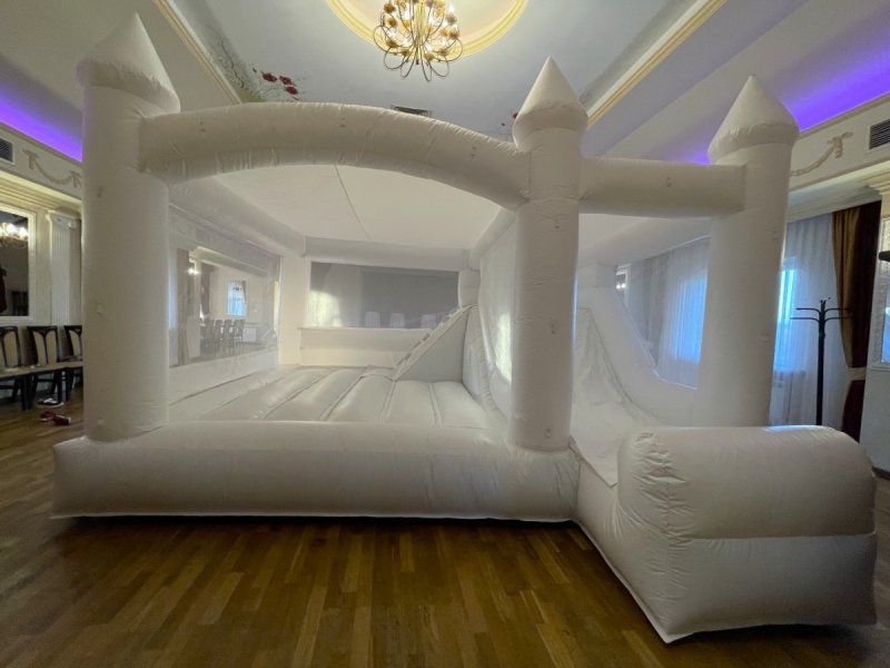 Wynajem dmuchańców Spider Man i biały zamek - 01 Wynajem dmuchańców Spider Man i biały zamek - 01