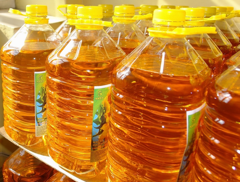 Ukraina. Produkujemy olej slonecznikowy 1-3-5L PET pod marka, etykieta - 01