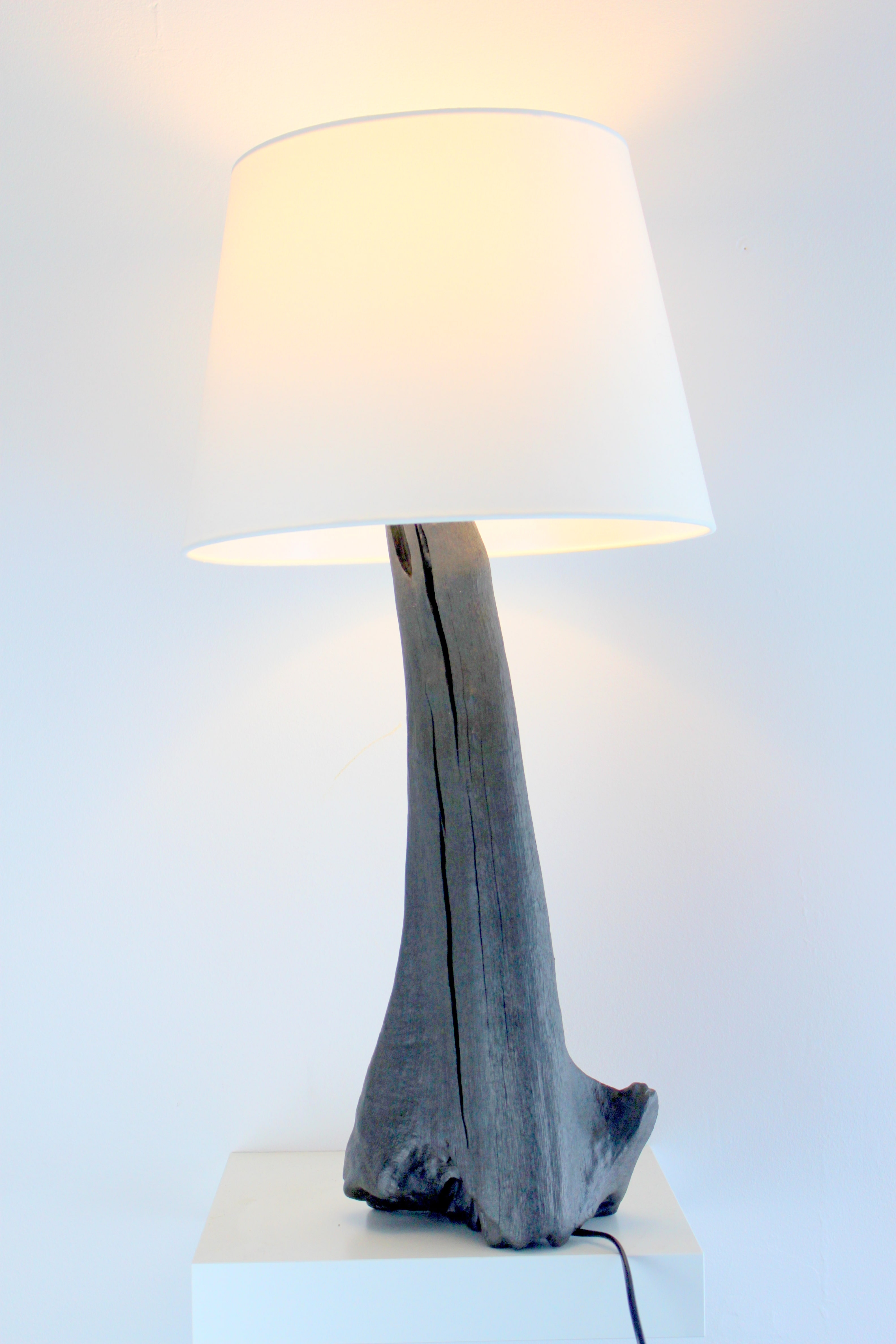 Lampa z drewna z morza - 03