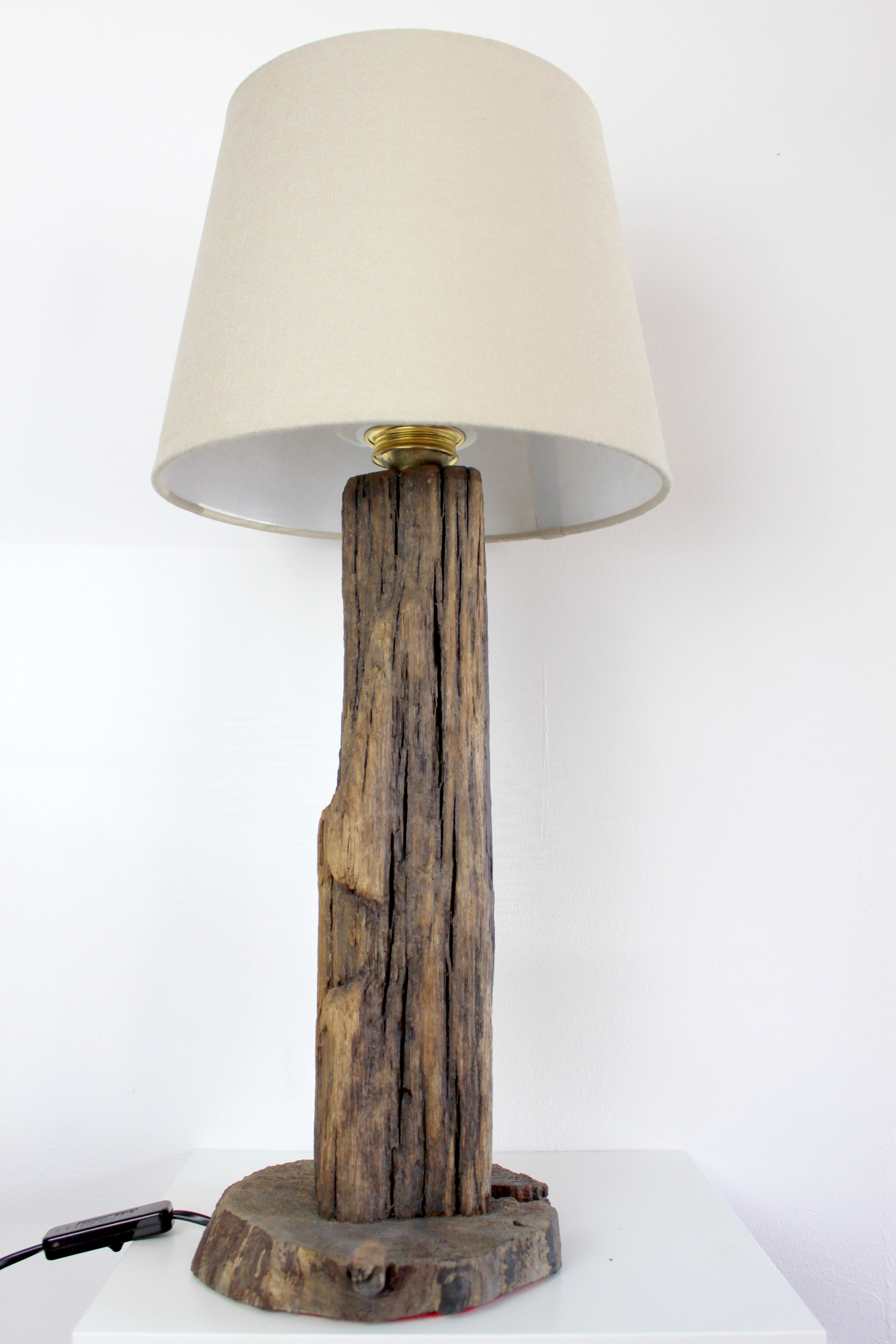 Lampa z drewna z morza - 04