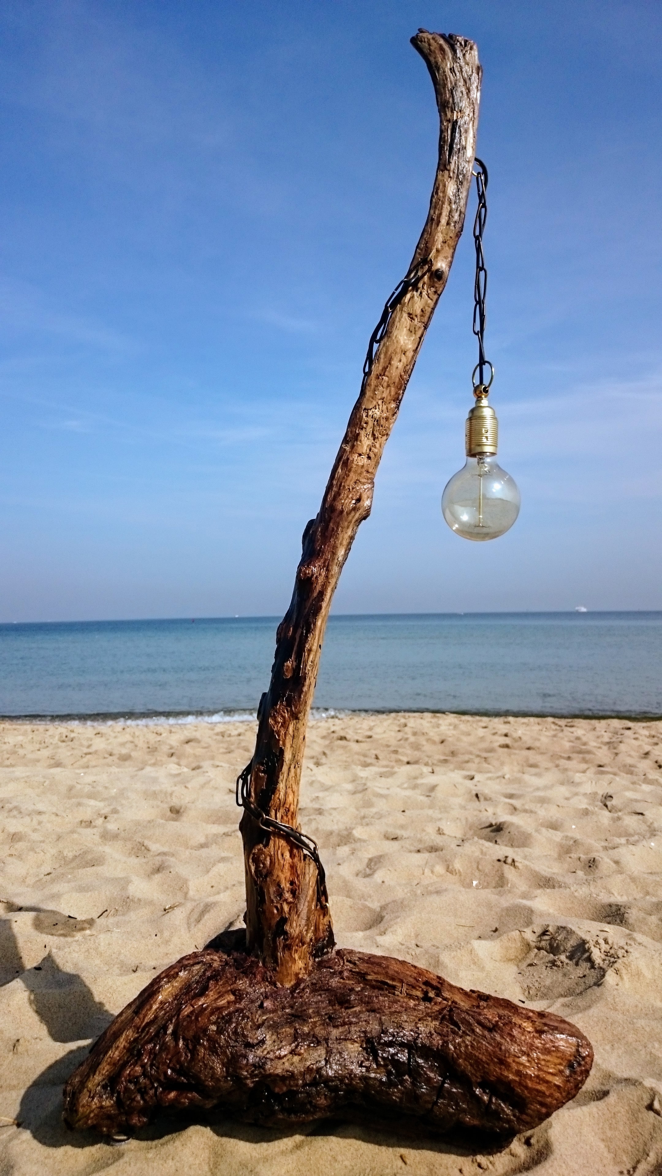 Lampa z drewna z morza - 08