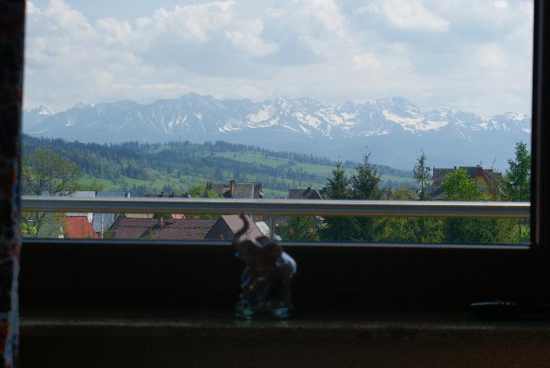 U Jasia. Pejsjonat w sercu Podhala z widokiem na Tatry.