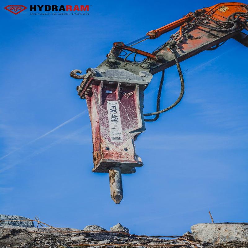 Nowy młot wyburzeniowy hydrauliczny HYDRARAM FX10 - 04