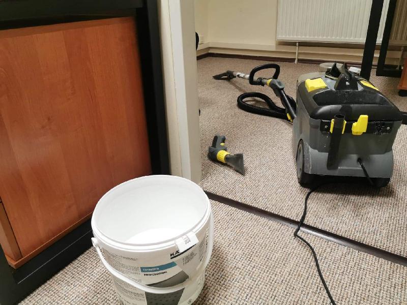 Karcher Komorniki pranie dywanów wykładzin tapicerki meblowej i aut - 01