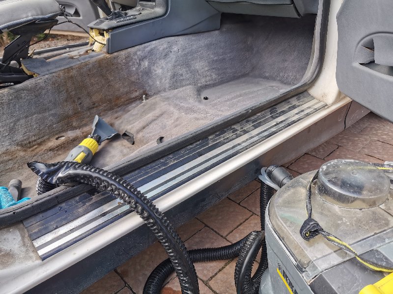 Karcher Poznań pranie dywanów wykładzin tapicerki ozonowanie - 01