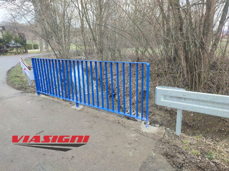 Wygrodzenia, bariery balustrady, słupki - 04