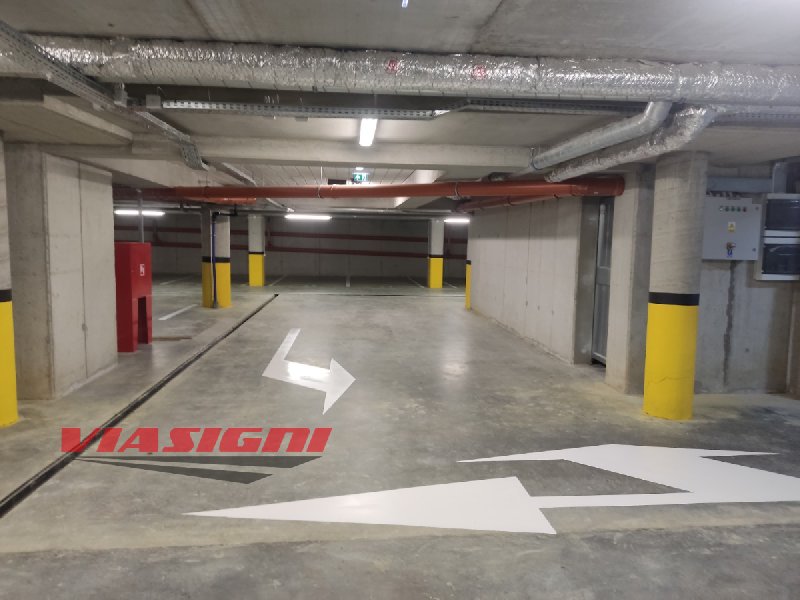 Malowanie oznakowanie poziome, parkingi hale słupki drogi - 04