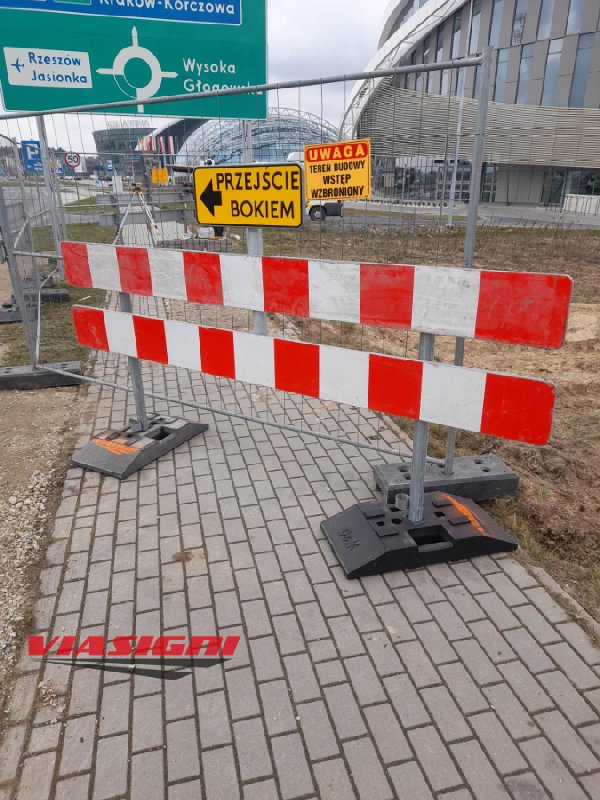 Oznakowanie pionowe drogowe, tymczasowe, kolejowe - 02