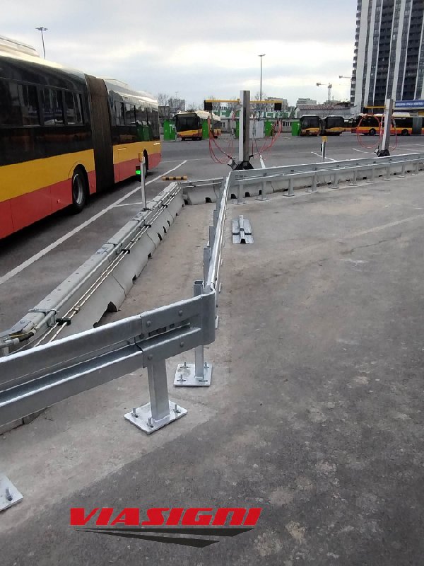 Wygrodzenia, bariery balustrady słupki sprzedaż oraz montaż - 02