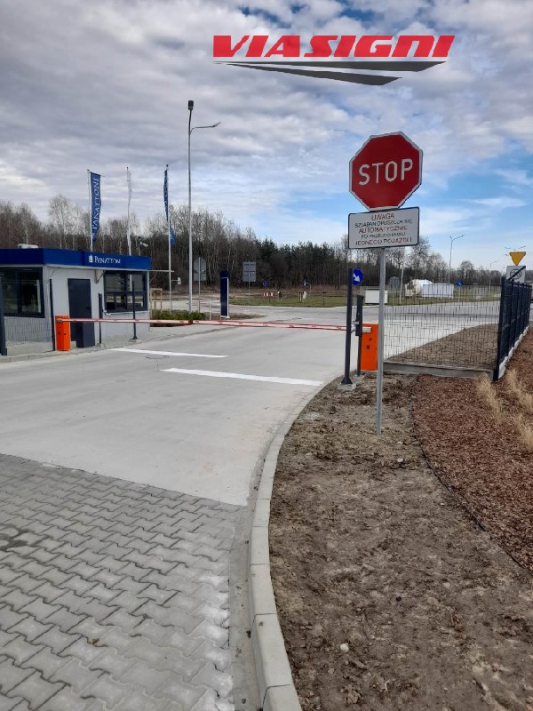 Oznakowanie pionowe i poziome parkngów - 06