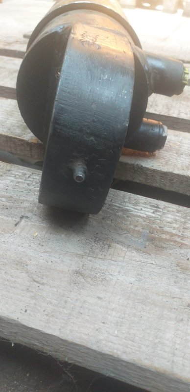 Siłownik hydrauliczny zabudowany. - 04