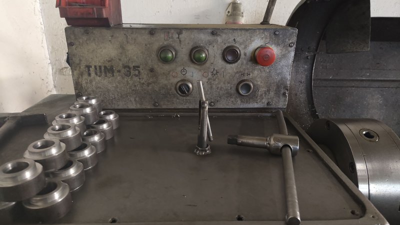 Tokarka uniwersalna TUM 35 polska produkcja - 01