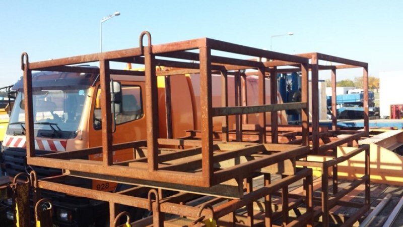 Kosze transportowe.