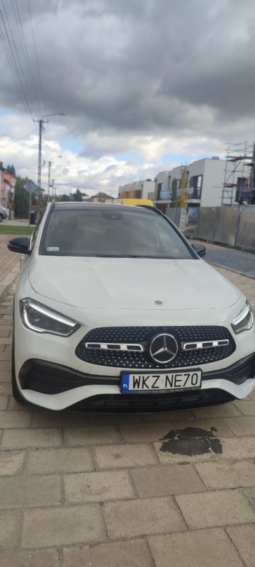 Mercedes Benz GLA 200 pełne AMG panoramiczny dach - 01