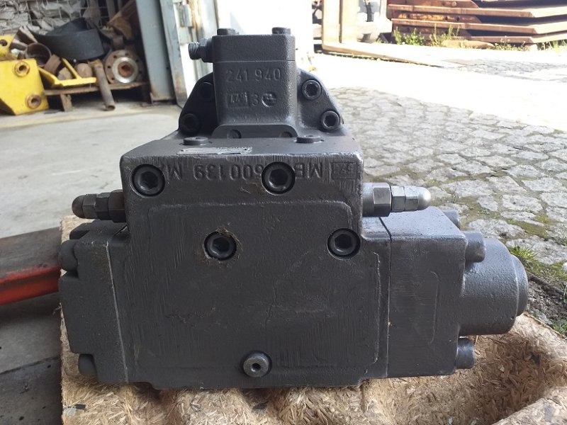Używany silnik jazdy Hydromatik A 6VM - 03 Używany silnik jazdy Hydromatik A 6VM - 03