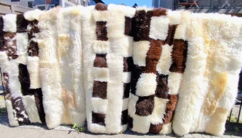 Patchwork z naturalnych skór owczych